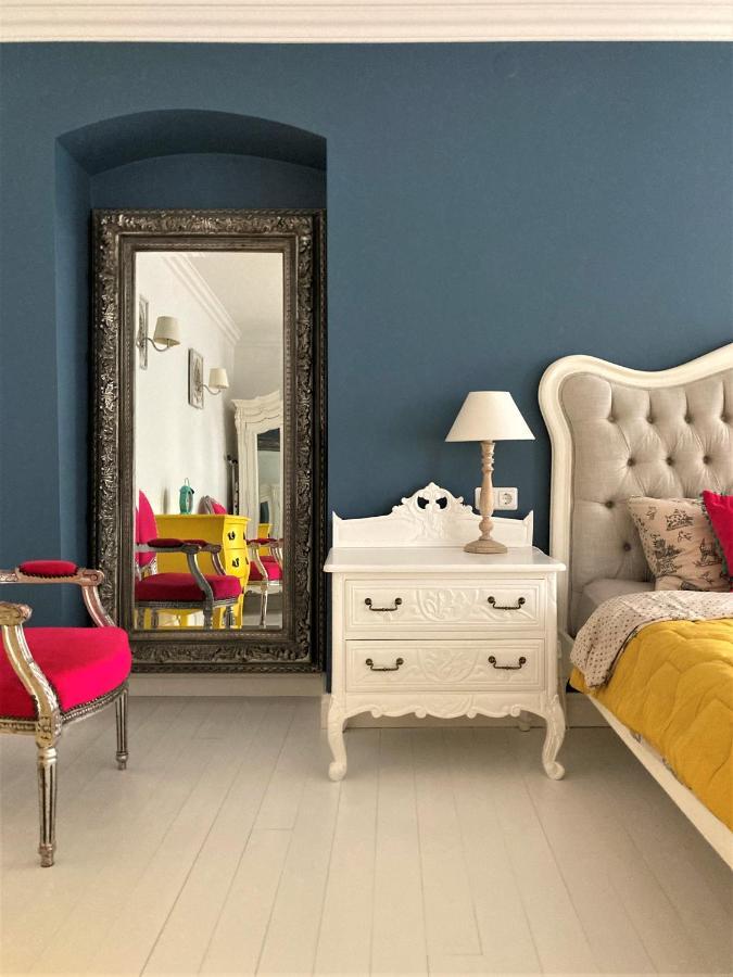 Shabby Chic - Apartment In The Heart Of Vilnius Old Town Exterior photo