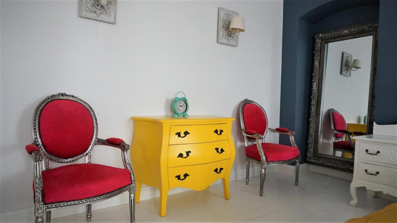 Shabby Chic - Apartment In The Heart Of Vilnius Old Town Exterior photo