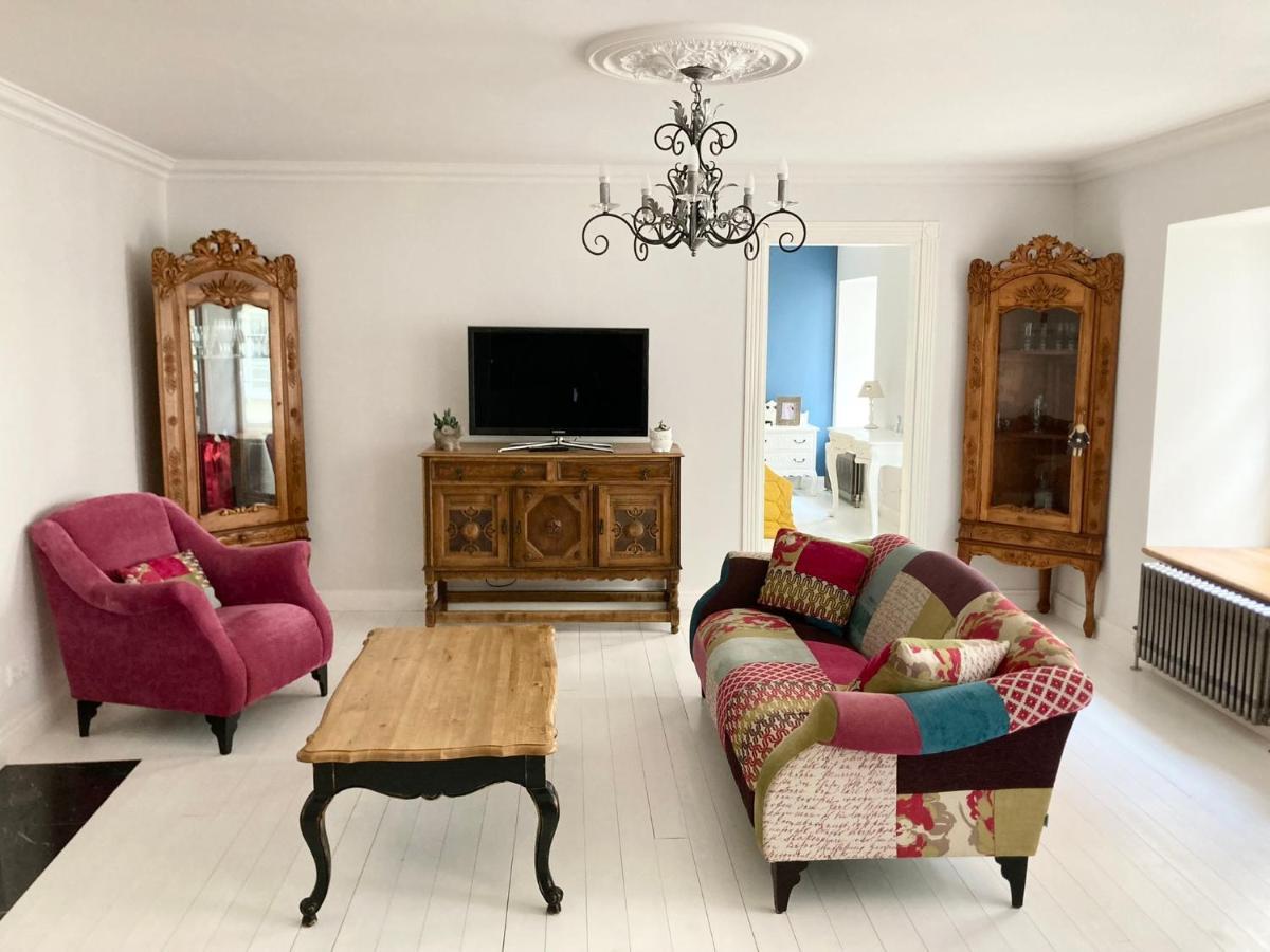Shabby Chic - Apartment In The Heart Of Vilnius Old Town Exterior photo