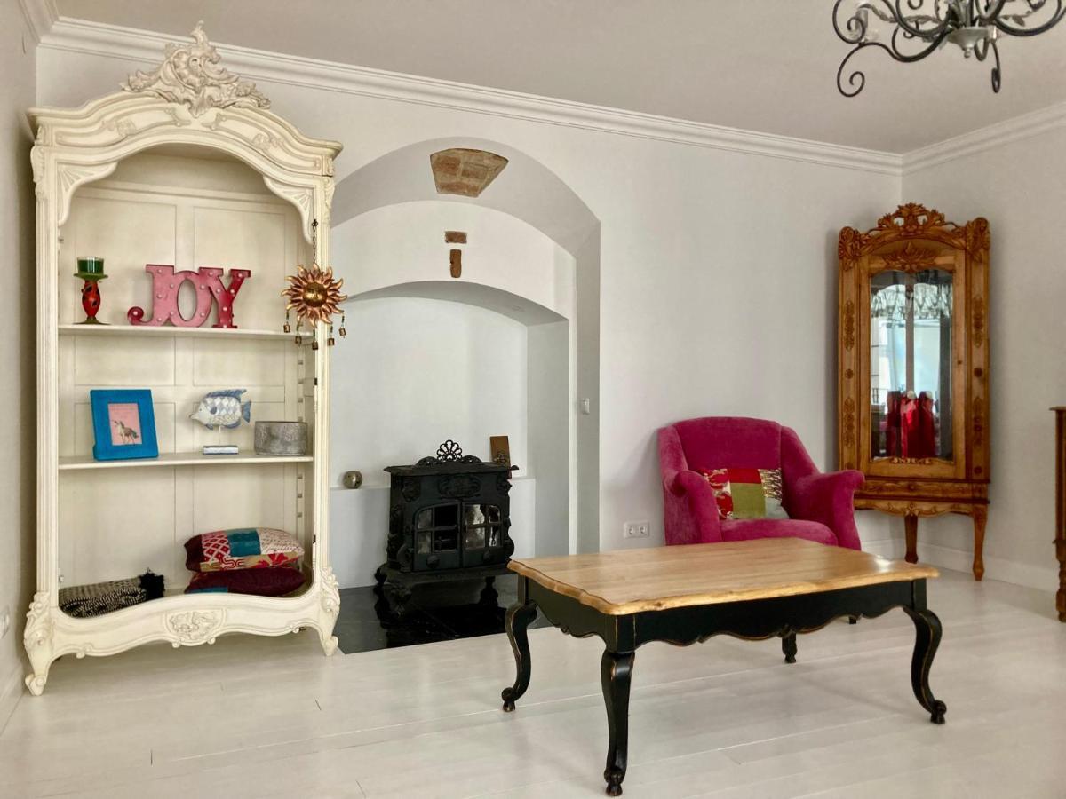 Shabby Chic - Apartment In The Heart Of Vilnius Old Town Exterior photo